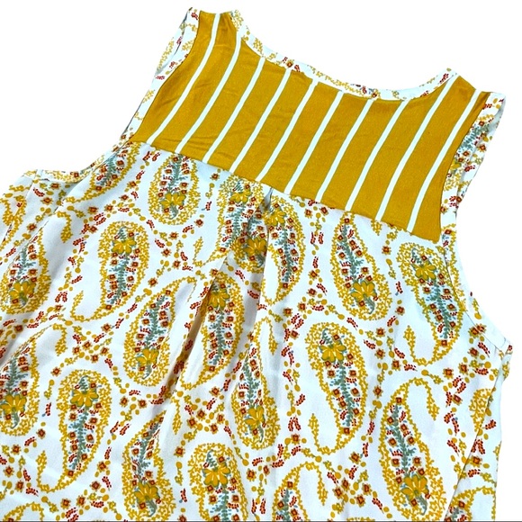 Tru Self size medium gold stripes, paisley sides & back, lace down front EUC - Picture 7 of 16